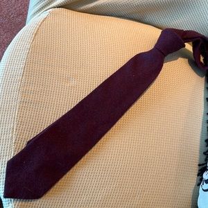 Woolen tie
